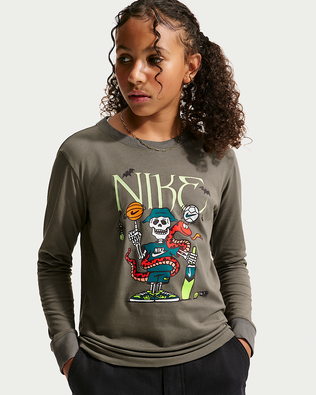 Детская футболка Nike Sportswear Big Kids' Long-Sleeve