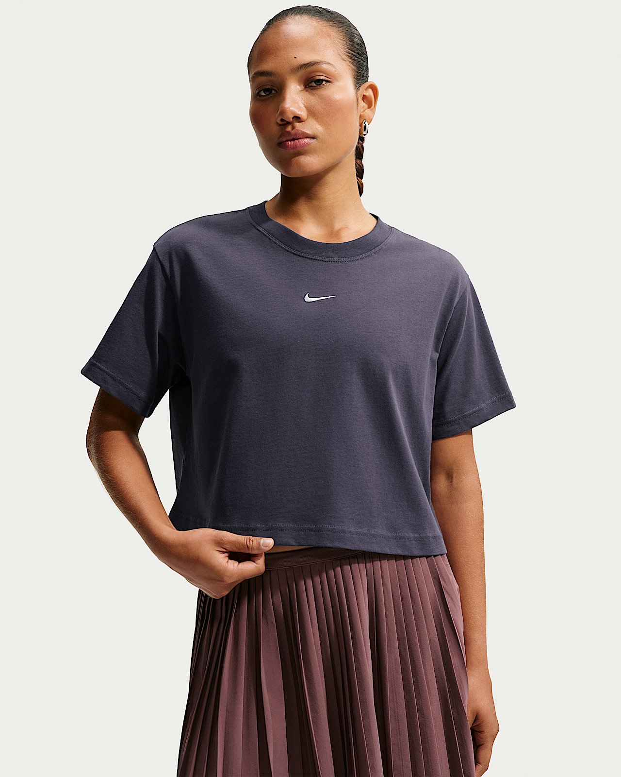 Женская футболка Nike Sportswear Classic Loose Short-Sleeve Cropped