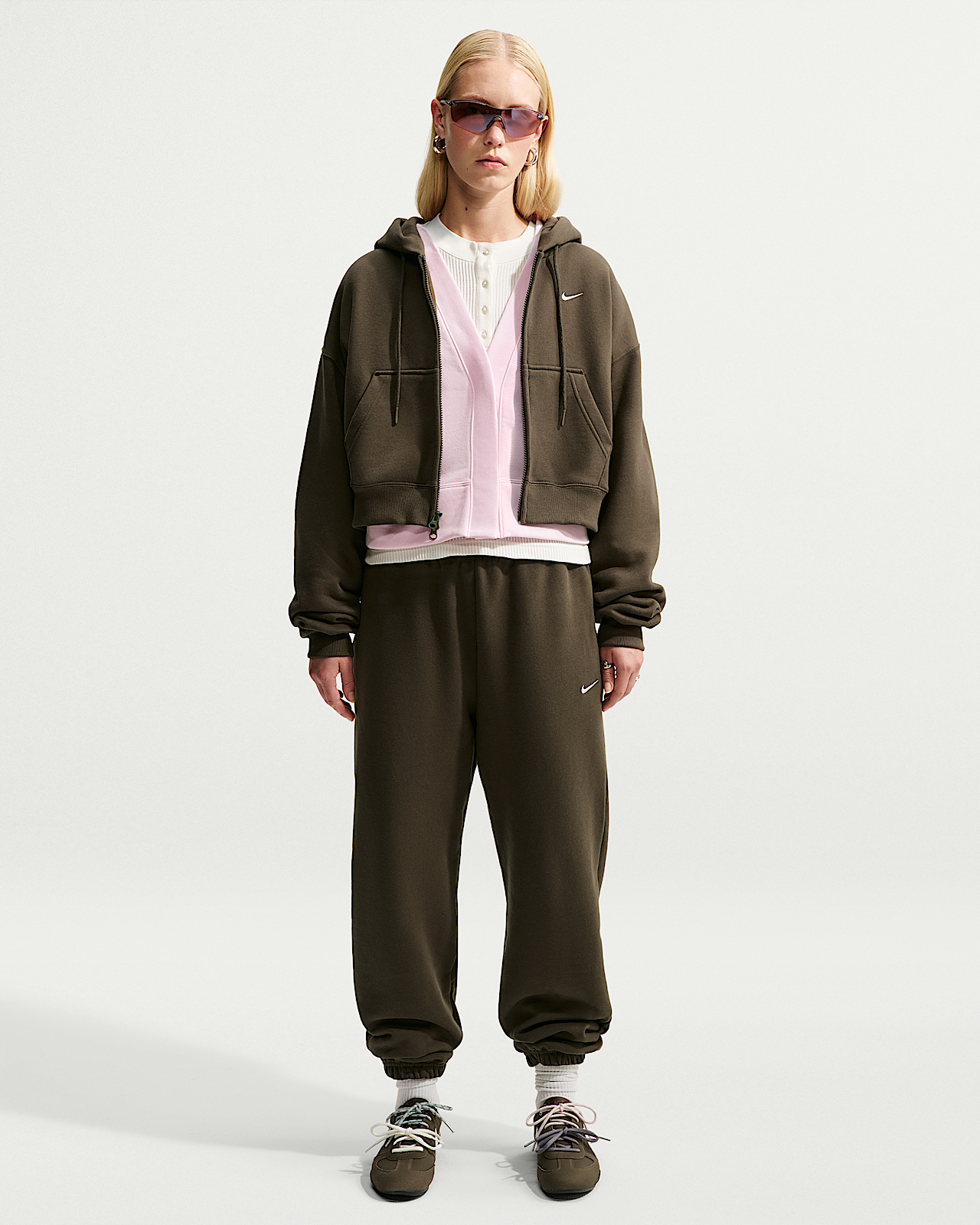 Женские  Nike Studio Fleece Medium Weight High-Rise Oversized Cuffed Pants