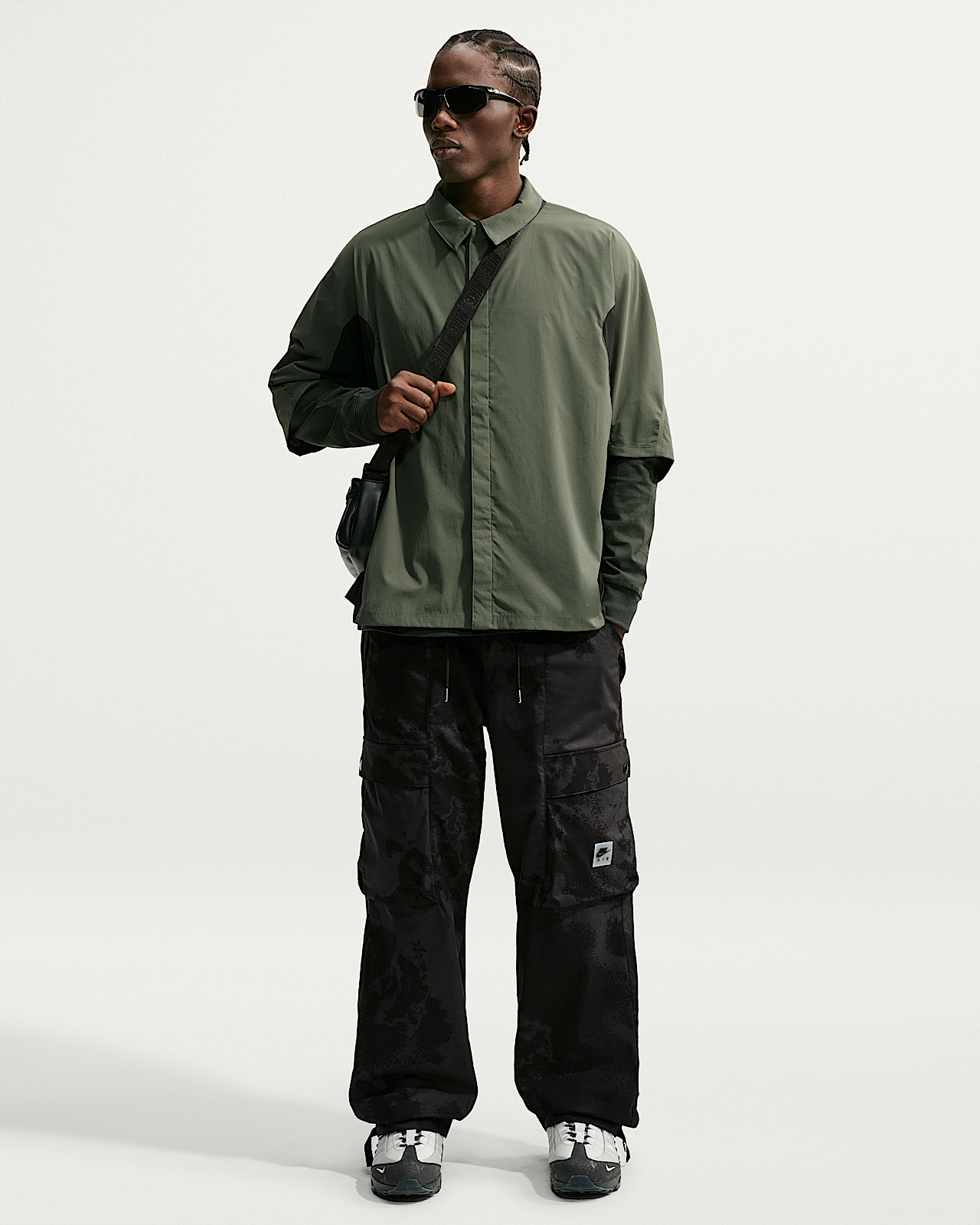 Мужские  Nike Air Woven All-Over Print Cargo Pants