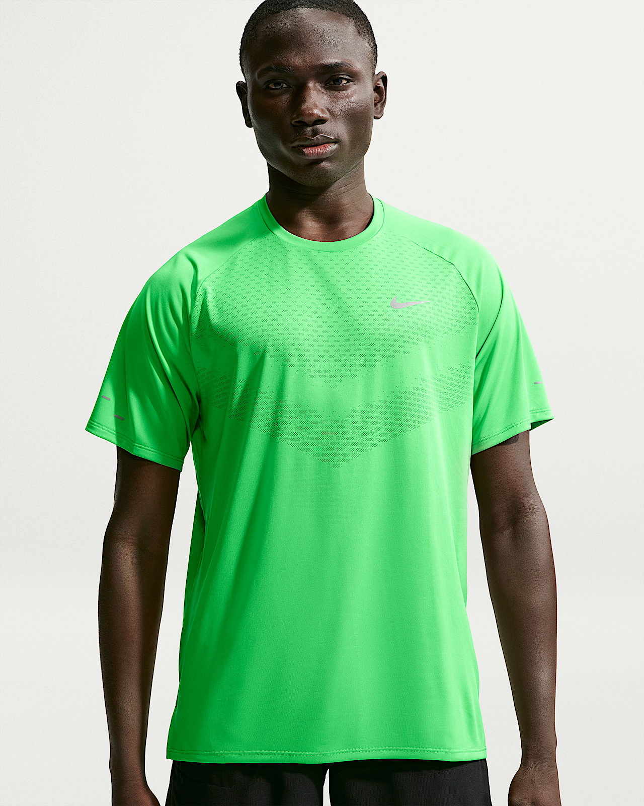 Мужские шорты Nike Stride Dri-FIT ADV Short-Sleeve Top для бега
