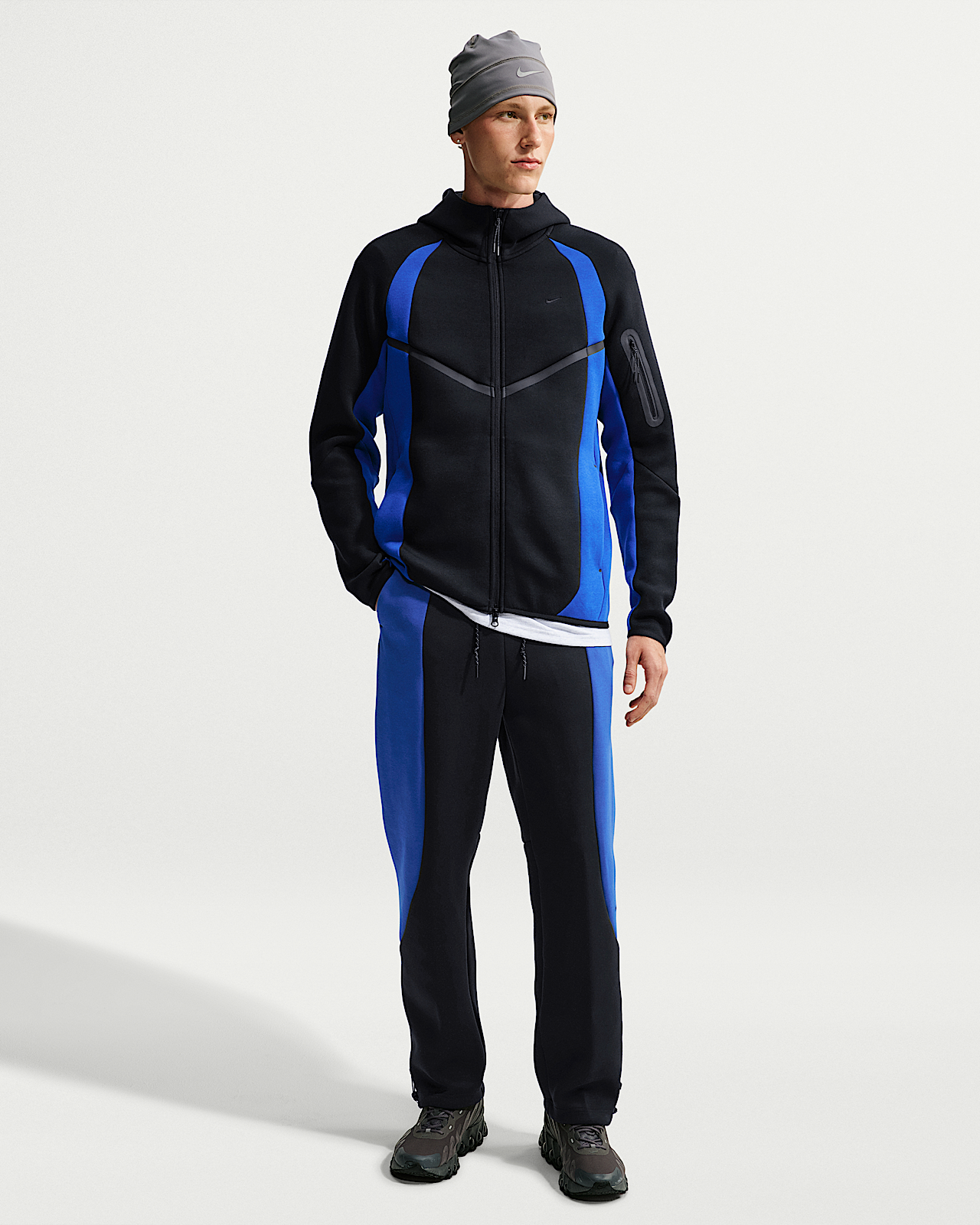 Мужские  Nike Tech Color-Block Open-Hem Fleece Pants