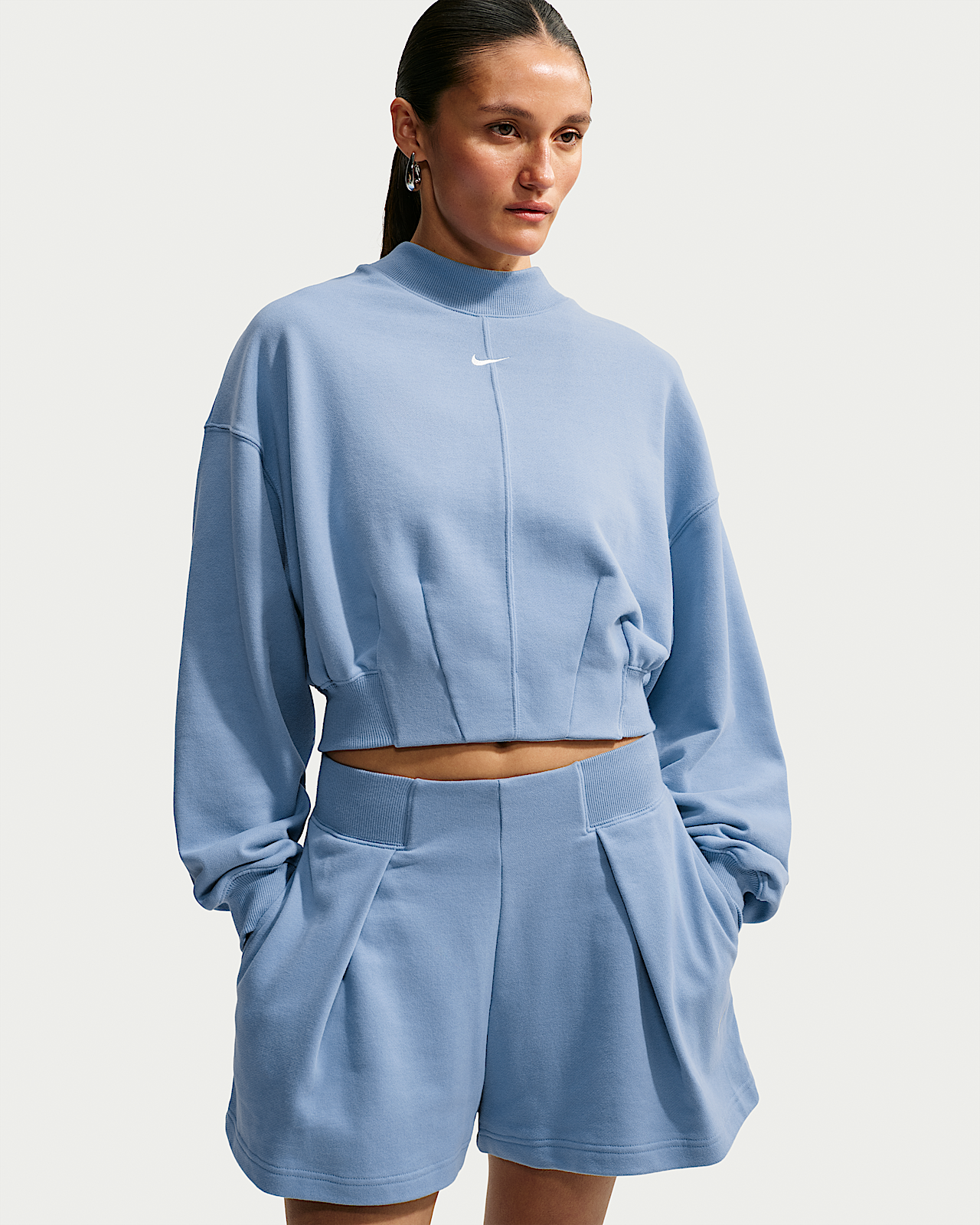 Женские  Nike Studio Fleece Lightweight Oversized Cropped Pleated Crew