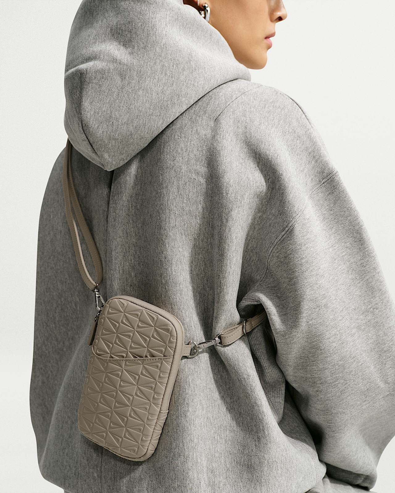 Женские  Nike Premium Monogram Phone Carrier 2.0