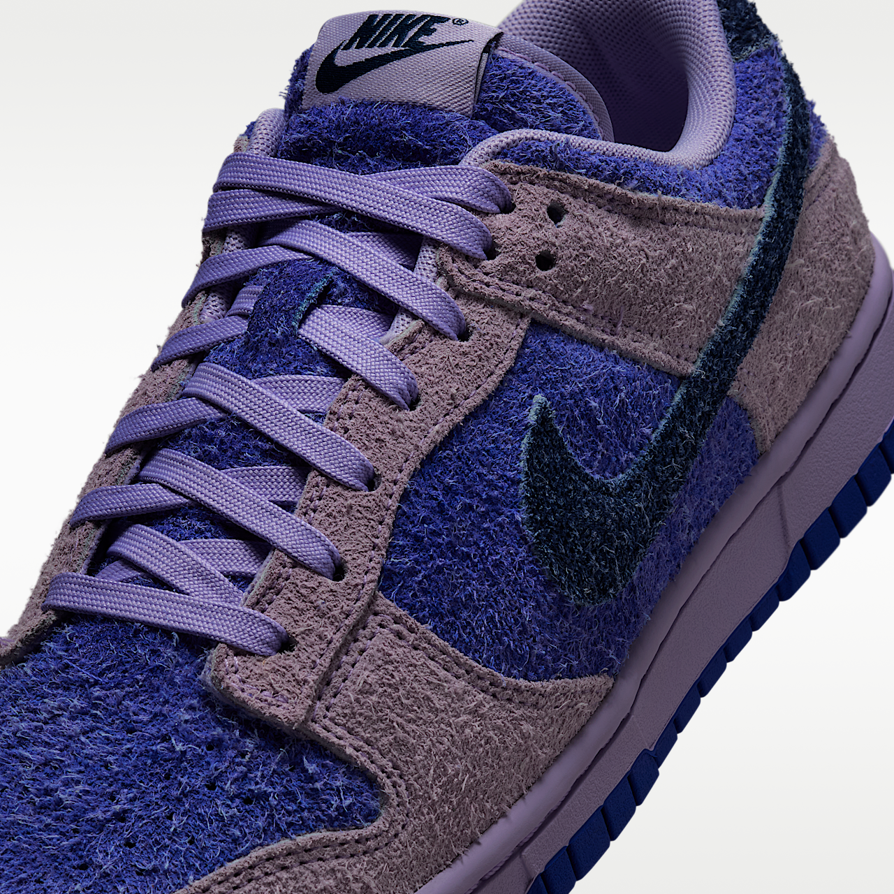 Nike Dunk Low sneaker Hydrangeas/Astronomy Blue/Deep Royal Blue