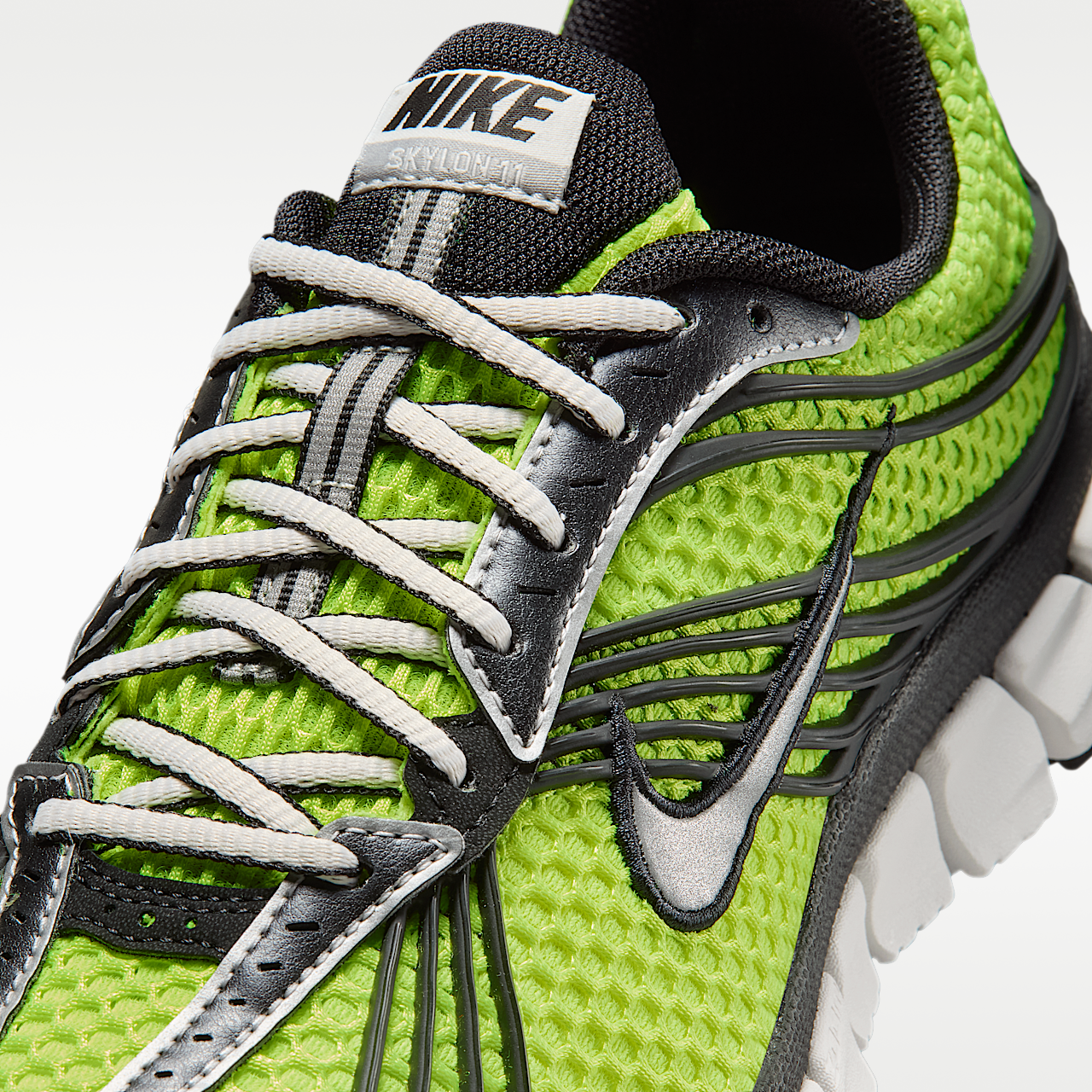 Nike  sneaker Volt/Zwart/Summit White/Metallic Silver