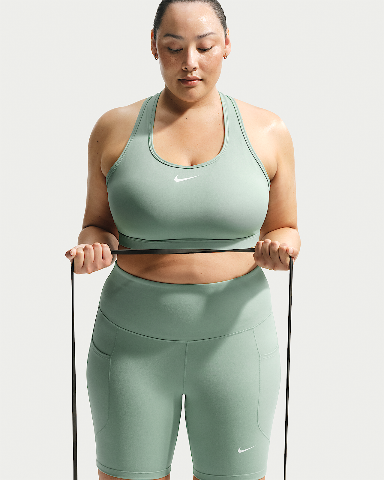 Женские  Nike Swoosh Medium Support Padded Sports Bra (Plus Size)