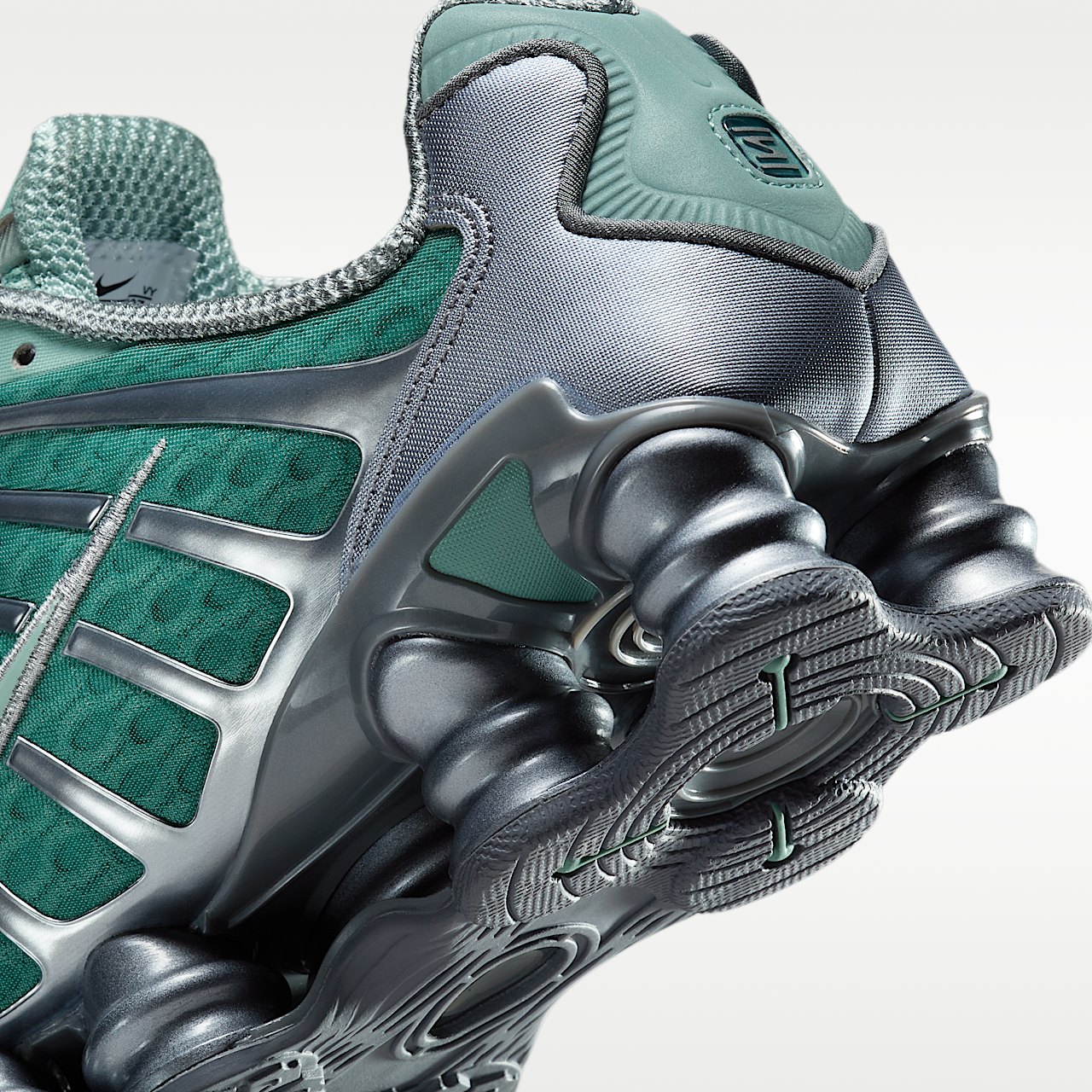 Nike Nike Shox sneaker Cannon/Metallic Cool Grey/Cannon