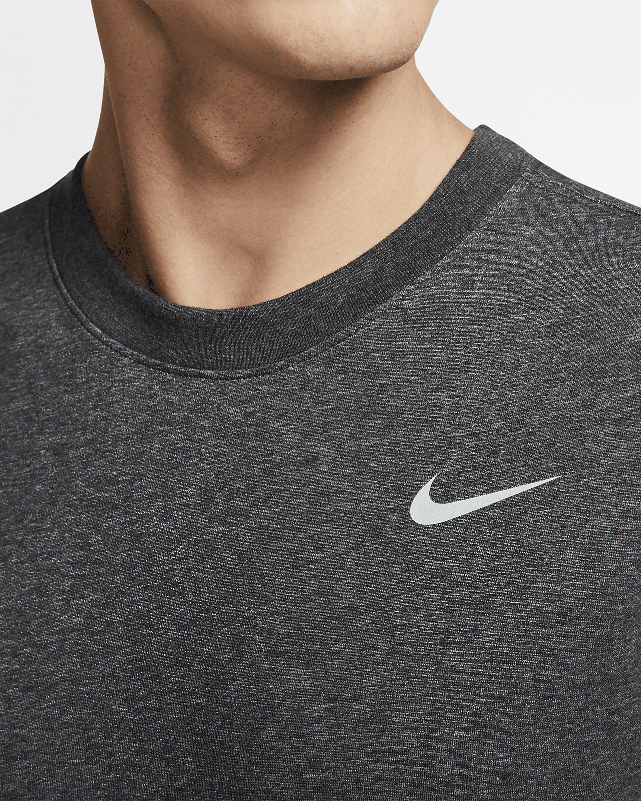 Мужская футболка Nike Dri-FIT для тренировок по цене 4200.0 | Sneaks.kg