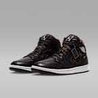 Γυναικεία παπούτσια Air Jordan 1 Mid SE