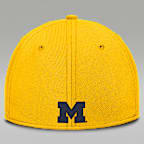 Gorra universitaria marca Jordan Dri-FIT para hombre Michigan Sideline Rise