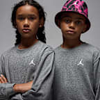 Playera con cuello redondo para niños talla grande Jordan Brooklyn French Terry