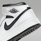 Air Jordan 1 Mid Older Kids' Shoes