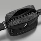 Jordan Blacktop Schultertasche (3,6 l)