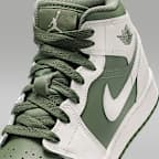 Air Jordan 1 Mid Older Kids' Shoes