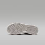 Air Jordan 1 Mid SE Older Kids' Shoes
