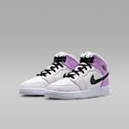 Air Jordan 1 Mid Older Kids' Shoes