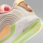 Tenis de básquetbol Luka 4 "Light Orewood and Tangerine"