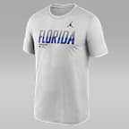 Playera universitaria marca Jordan Dri-FIT para hombre Florida Sideline Legend