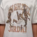 Playera con gráfico para niños talla grande Jordan Flight Essentials