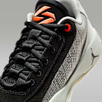 ルカ .77 PF "Gone Camping" バスケットボールシューズ