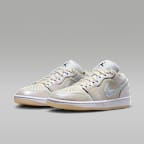Tenis para mujer Air Jordan 1 Low SE "LNY"