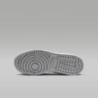 Air Jordan 1 Mid SE Older Kids' Shoes