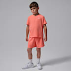 Playera Air bordada con lavado ácido para niños talla pequeña Jordan