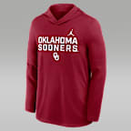Playera de manga larga universitaria marca Jordan Dri-FIT con gorro para hombre Oklahoma Sideline