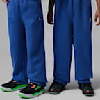 Conjunto de duas peças com camisola de gola redonda com design em arco Space Jam 30 Jordan para criança