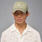 Medium Khaki/White