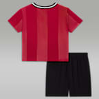 Souprava Jordan se sportovním tričkem a síťovanými kraťasy pro batolata