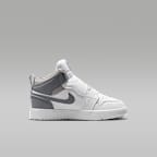 Chaussure Sky Jordan 1 pour Jeune enfant. Nike CH