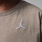 Playera Air bordada con lavado ácido para niños talla pequeña Jordan