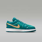 Air Jordan 1 Low SE Older Kids' Shoes