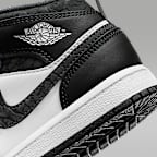 Jordan 1 Mid SE Younger Kids' Shoes