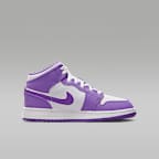 Air Jordan 1 Mid Older Kids' Shoes