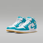 Air Jordan 1 Mid Older Kids' Shoes