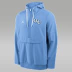 Chamarra universitaria marca Jordan con gorro de medio cierre para hombre North Carolina Sideline Anorak
