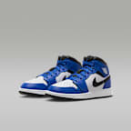 Air Jordan 1 Mid Older Kids' Shoes