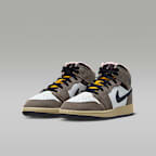 Air Jordan 1 Mid SE Older Kids' Shoes