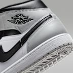 エア ジョーダン 1 MID メンズシューズ