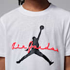 Playera con tipografía para niños talla pequeña Jordan Flight Essentials