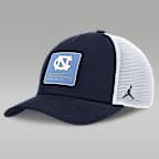 Gorra de rejilla universitaria marca Jordan ajustable para hombre North Carolina On-Field Rise Engineered - Azul marino