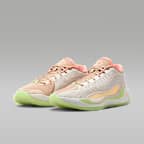 ルカ 4 PF "Light Orewood and Tangerine" バスケットボールシューズ