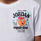 Playera MJ's Repair Shop para niños talla pequeña Jordan