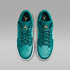 Air Jordan 1 Low SE Older Kids' Shoes