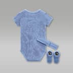 Caja de conjunto de 3 piezas Blue Jeans and Bling para bebé (de 0 a 9 meses) Jordan