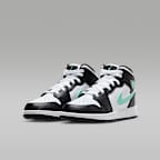 Air Jordan 1 Mid Older Kids' Shoes