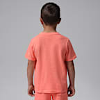 Playera Air bordada con lavado ácido para niños talla pequeña Jordan